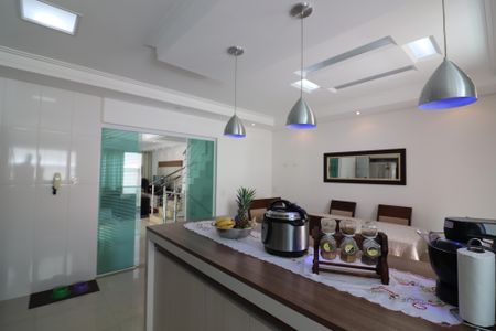 Casa para alugar com 237m², 3 quartos e 5 vagasCopa e Cozinha 