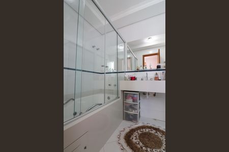 Casa para alugar com 237m², 3 quartos e 5 vagasSuíte 1 Banheiro 