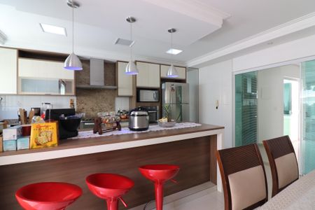 Casa para alugar com 237m², 3 quartos e 5 vagasCopa e Cozinha 