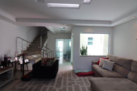 Casa para alugar com 237m², 3 quartos e 5 vagasSala