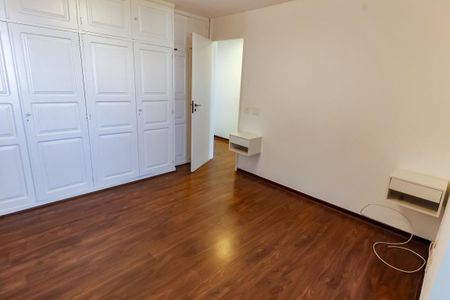 Apartamento para alugar com 117m², 3 quartos e 2 vagas Apartamento para alugar com 117m², 3 quartos e 2 vagasSuíte