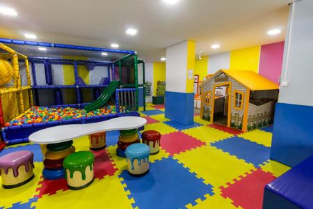 Apartamento para alugar com 117m², 3 quartos e 2 vagas Apartamento para alugar com 117m², 3 quartos e 2 vagasÁrea comum - Brinquedoteca