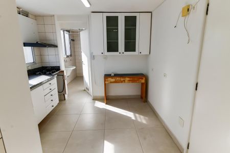 Apartamento para alugar com 117m², 3 quartos e 2 vagas Apartamento para alugar com 117m², 3 quartos e 2 vagasCozinha