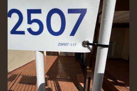 Casa à venda com 148m², 2 quartos e 2 vagas Casa à venda com 148m², 2 quartos e 2 vagasFachada/Placa