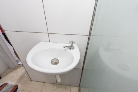 Casa à venda com 165m², 3 quartos e 1 vagaBanheiro 2