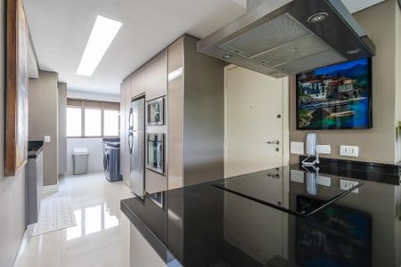 Apartamento para alugar com 120m², 2 quartos e 2 vagasCozinha