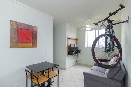 Sala de apartamento para alugar com 2 quartos, 45m² em Jardim Íris, São Paulo