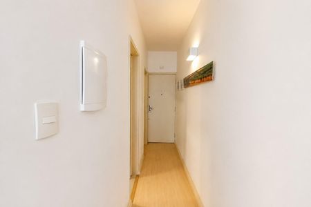 Corredor de kitnet/studio para alugar com 1 quarto, 26m² em República, São Paulo