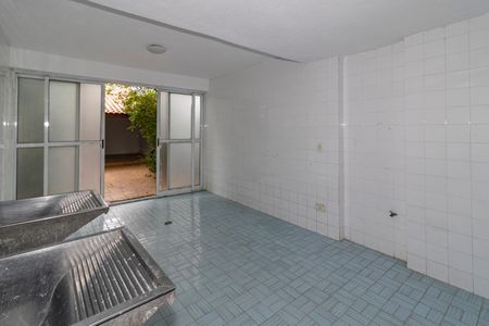 Casa à venda com 250m², 4 quartos e 2 vagas Casa à venda com 250m², 4 quartos e 2 vagasÁrea de Serviço