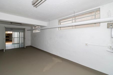 Casa à venda com 250m², 4 quartos e 2 vagas Casa à venda com 250m², 4 quartos e 2 vagasÁrea comum