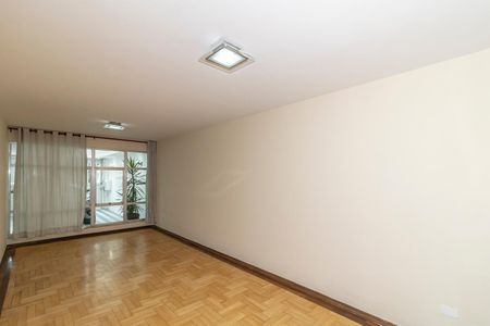 Casa à venda com 250m², 4 quartos e 2 vagas Casa à venda com 250m², 4 quartos e 2 vagasSala