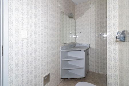 Casa à venda com 250m², 4 quartos e 2 vagas Casa à venda com 250m², 4 quartos e 2 vagasBanheiro Social