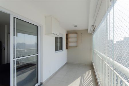 Apartamento para alugar com 36m², 1 quarto e sem vaga Apartamento para alugar com 36m², 1 quarto e sem vagaVaranda