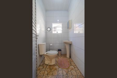 Casa à venda com 150m², 3 quartos e 2 vagas Casa à venda com 150m², 3 quartos e 2 vagasBanheiro de Serviço