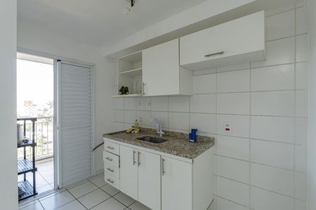 Cozinha de apartamento para alugar com 2 quartos, 64m² em Vila Moraes, São Paulo