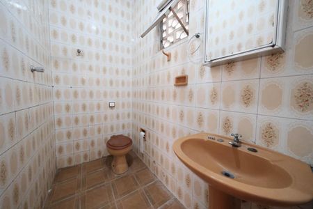 Banheiro de casa para alugar com 1 quarto, 60m² em Vila Robertina, São Paulo