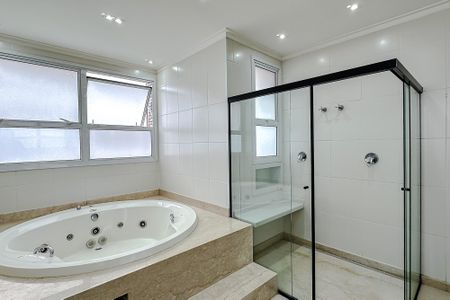 Apartamento para alugar com 298m², 4 quartos e 6 vagasBanheiro da Suíte 1