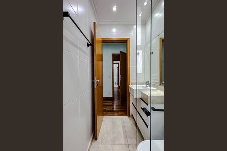 Apartamento para alugar com 298m², 4 quartos e 6 vagasBanheiro do Quarto 3