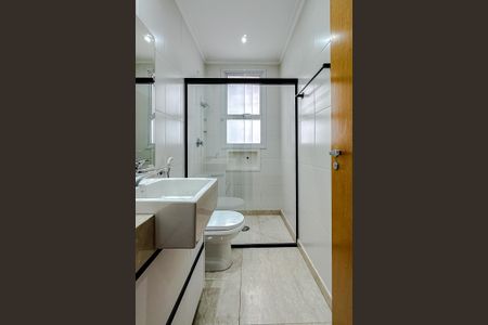 Apartamento para alugar com 298m², 4 quartos e 6 vagasBanheiro do Quarto 3