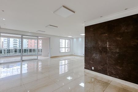Apartamento para alugar com 298m², 4 quartos e 6 vagasSala