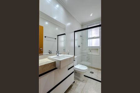 Apartamento para alugar com 298m², 4 quartos e 6 vagasBanheiro do Quarto 3