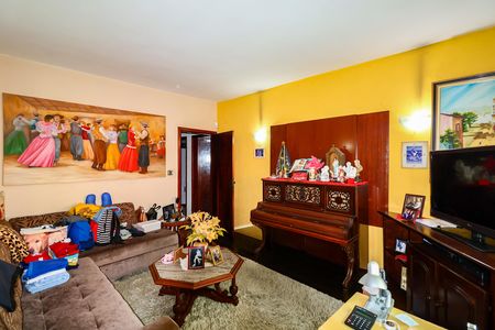 Casa à venda com 5 quartos, 600m² em Jardim Taboão, São Paulo
