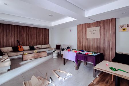 Apartamento para alugar com 29m², 1 quarto e sem vagaÁrea comum - Salão de festas