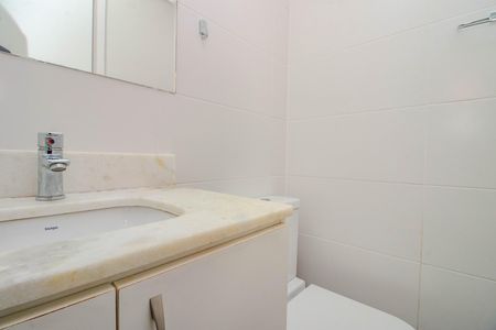 Apartamento para alugar com 66m², 2 quartos e 1 vaga Apartamento para alugar com 66m², 2 quartos e 1 vagaBanheiro social
