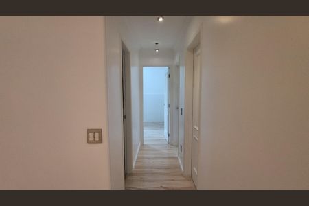 Corredor  de apartamento à venda com 3 quartos, 68m² em Vila Euclides, São Bernardo do Campo