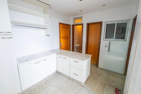 Apartamento para alugar com 225m², 4 quartos e 4 vagas Apartamento para alugar com 225m², 4 quartos e 4 vagasÁrea de serviço