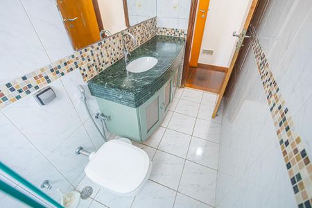 Apartamento para alugar com 225m², 4 quartos e 4 vagas Apartamento para alugar com 225m², 4 quartos e 4 vagasBanheiro social