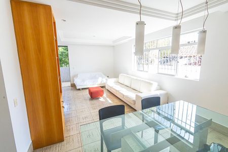 Sala de apartamento para alugar com 4 quartos, 225m² em Santa Rosa, Belo Horizonte
