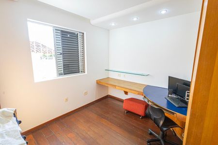 Apartamento para alugar com 225m², 4 quartos e 4 vagas Apartamento para alugar com 225m², 4 quartos e 4 vagasQuarto