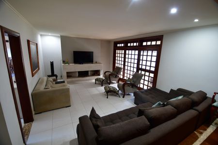 Casa de condomínio à venda com 850m², 4 quartos e 6 vagasSala