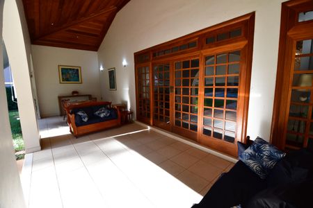 Casa de condomínio à venda com 850m², 4 quartos e 6 vagasVaranda