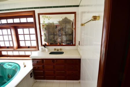 Casa de condomínio à venda com 850m², 4 quartos e 6 vagasBanheiro Suíte