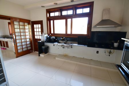 Casa de condomínio à venda com 850m², 4 quartos e 6 vagasCozinha