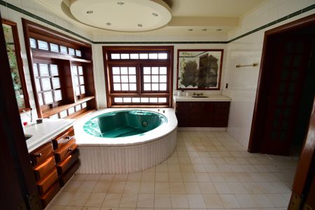 Casa de condomínio à venda com 850m², 4 quartos e 6 vagasBanheiro Suíte