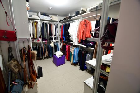 Casa de condomínio à venda com 850m², 4 quartos e 6 vagasQuarto 1 - Suíte Closet
