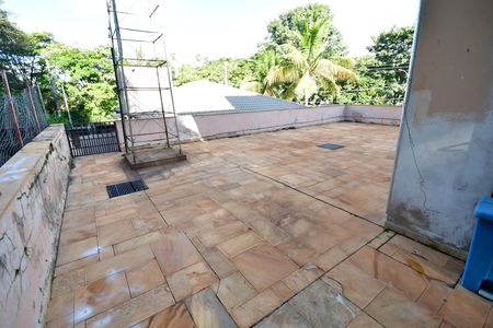 Casa de condomínio à venda com 850m², 4 quartos e 6 vagasQuintal