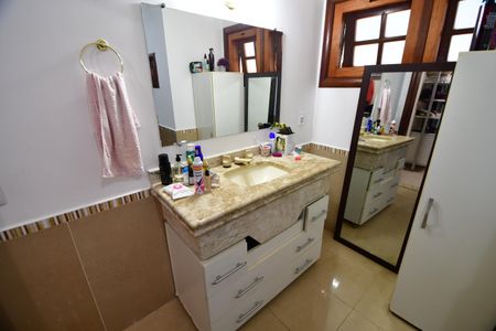 Casa de condomínio à venda com 850m², 4 quartos e 6 vagasBanheiro Suíte