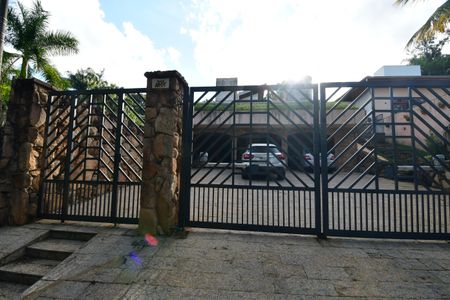 Casa de condomínio à venda com 850m², 4 quartos e 6 vagasFachada