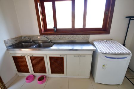 Casa de condomínio à venda com 850m², 4 quartos e 6 vagasÁrea de Serviço