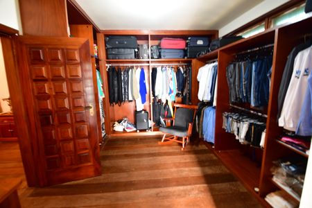 Casa de condomínio à venda com 850m², 4 quartos e 6 vagasQuarto 4 - Suíte Closet