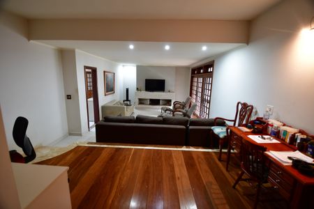 Casa de condomínio à venda com 850m², 4 quartos e 6 vagasSala
