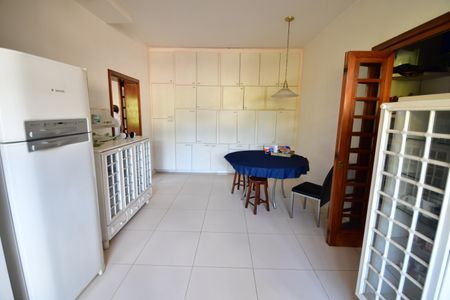Casa de condomínio à venda com 850m², 4 quartos e 6 vagasCozinha