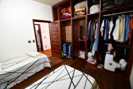 Casa de condomínio à venda com 850m², 4 quartos e 6 vagasQuarto 3 - Suíte