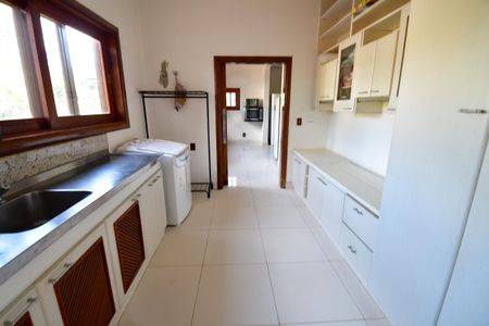 Casa de condomínio à venda com 850m², 4 quartos e 6 vagasÁrea de Serviço