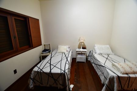 Casa de condomínio à venda com 850m², 4 quartos e 6 vagasQuarto 3 - Suíte