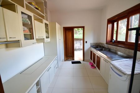 Casa de condomínio à venda com 850m², 4 quartos e 6 vagasÁrea de Serviço